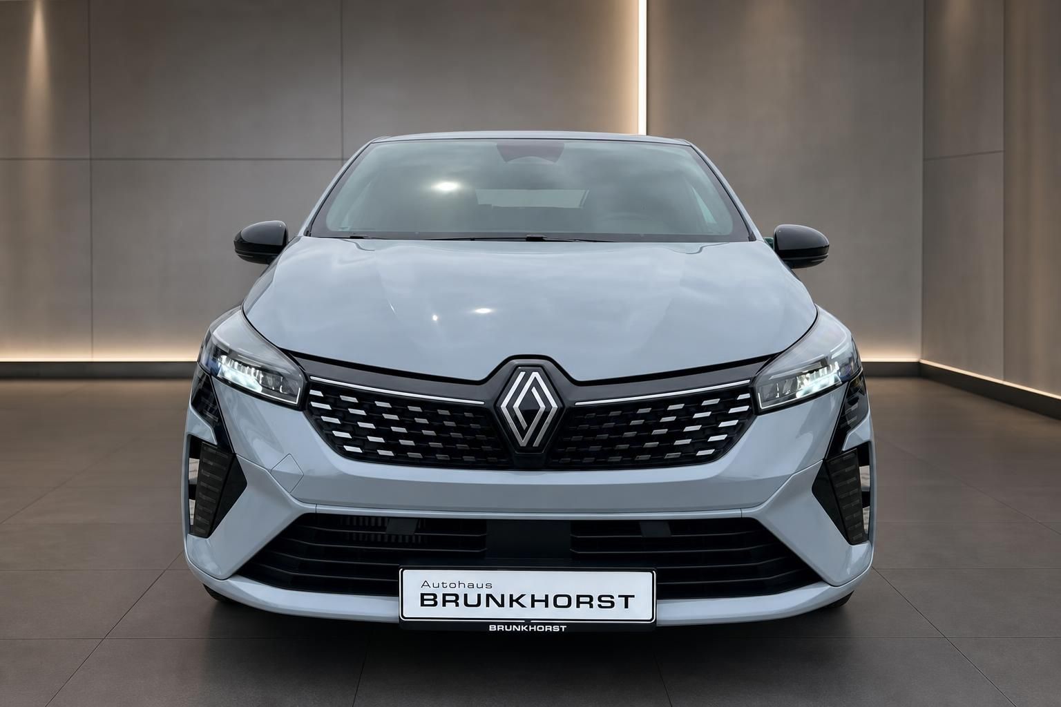 Renault Clio Frontansicht silber metallic LED-Scheinwerfer Kühlergrill Autohaus Brunkhorst