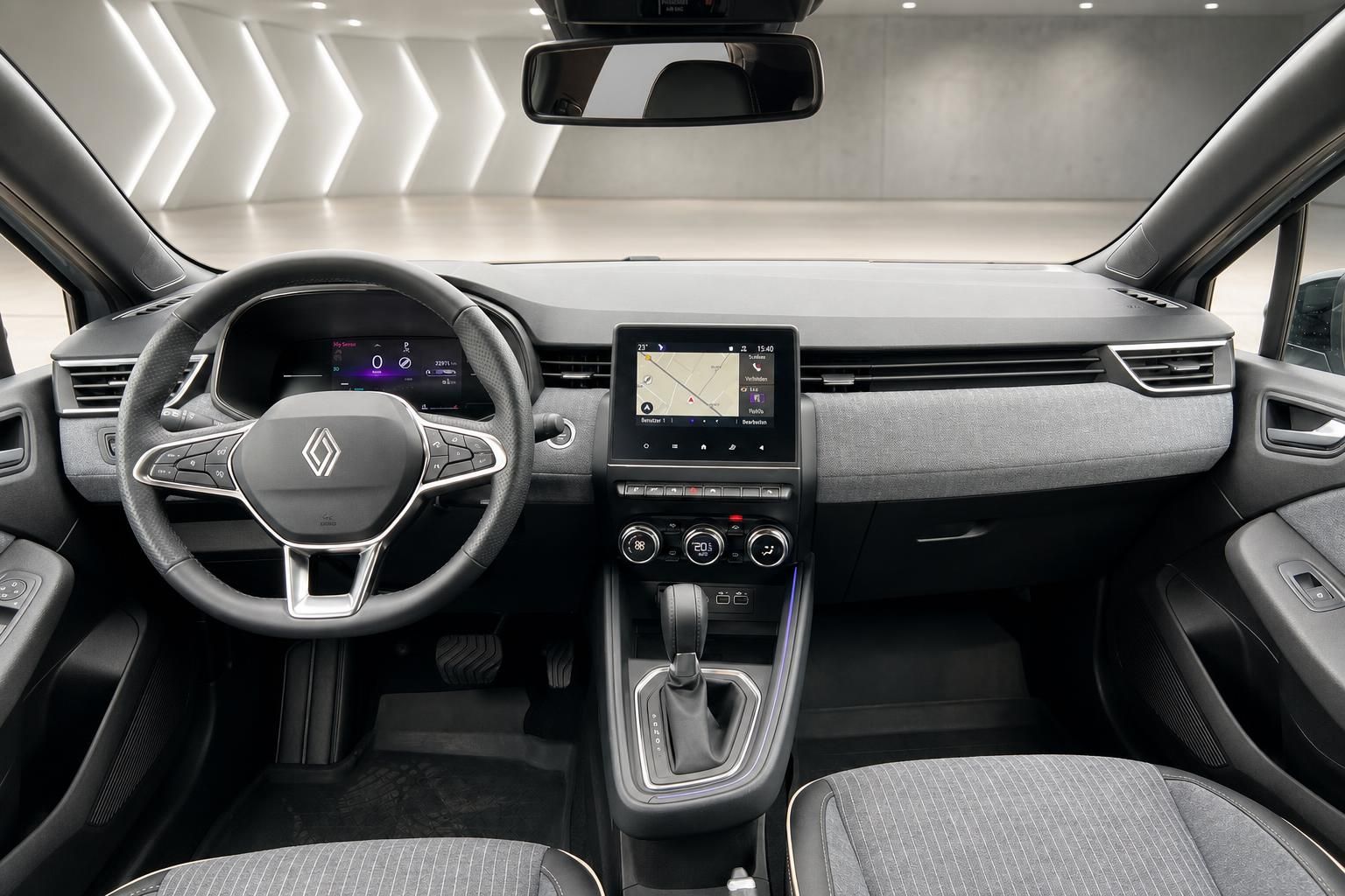 Renault Clio Cockpit Dashboard Lenkrad Touchscreen Navi digitale Anzeigen graues Interieur