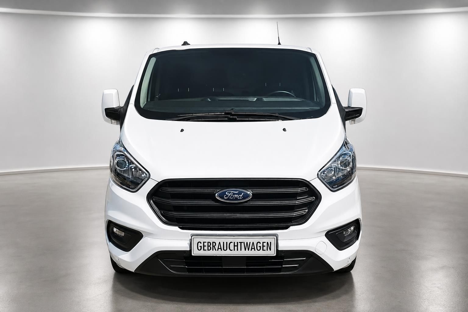 Ford Transit Custom weiß Transporter Frontansicht direkt