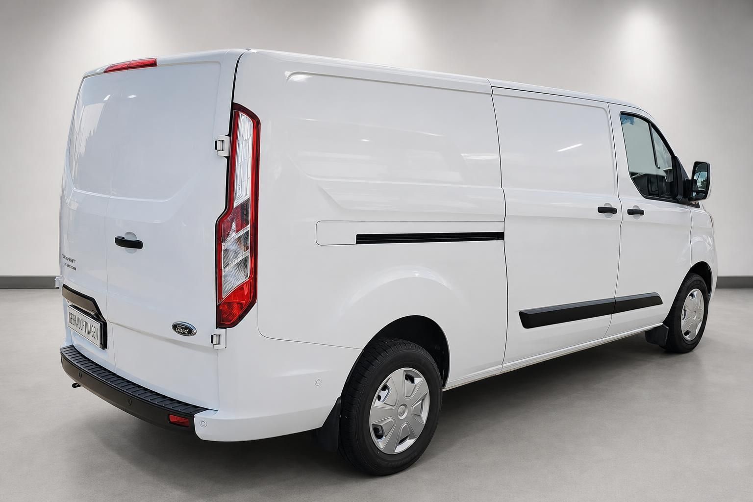 Ford Transit Custom weiß Heck-Seitenansicht Kastenwagen