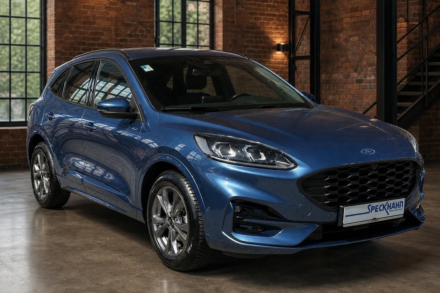 Ford Kuga blau metallic Frontansicht SUV in Halle bei Speckhahn