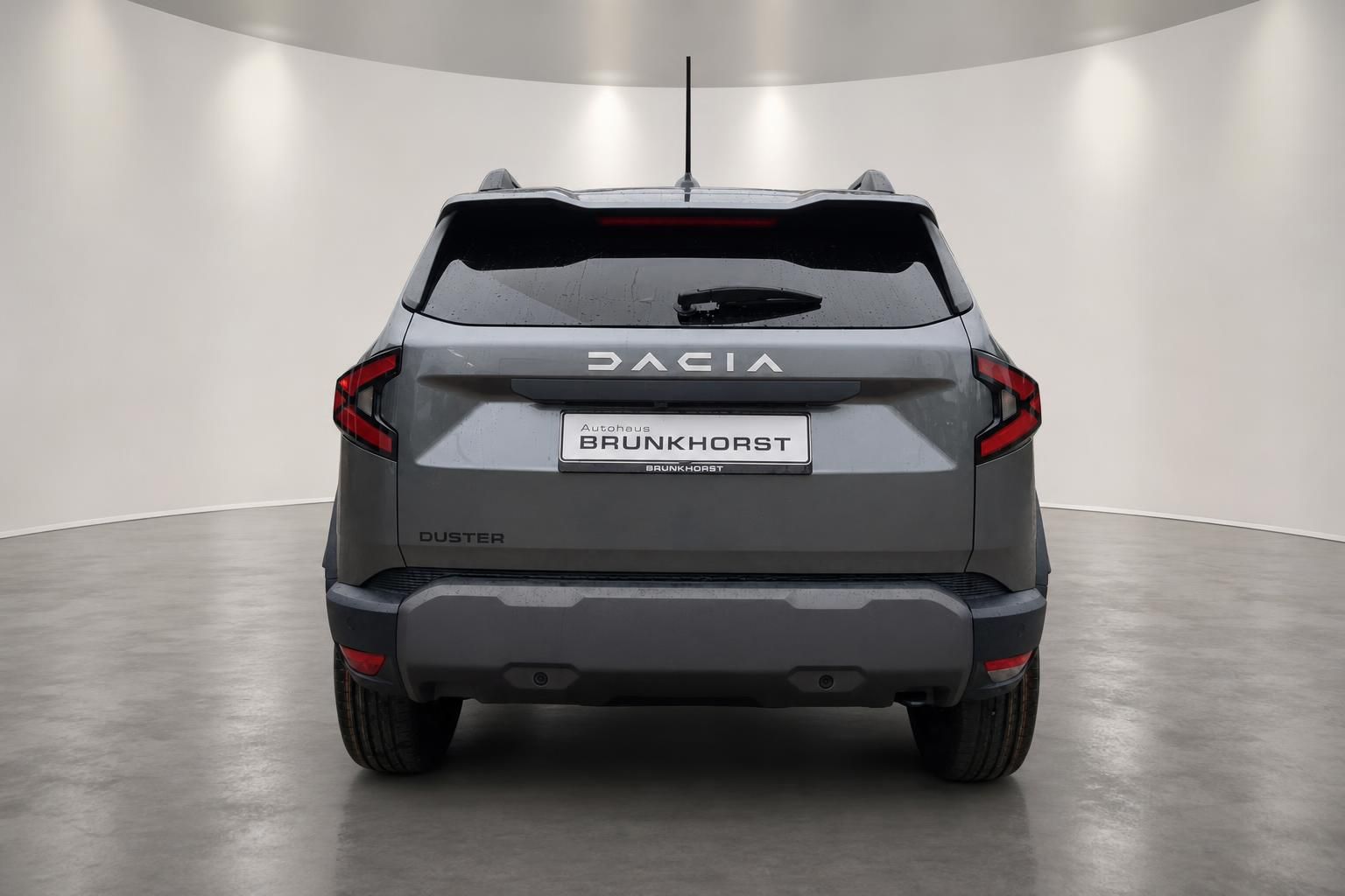 Dacia Duster Heckansicht grau metallic SUV Autohaus Brunkhorst