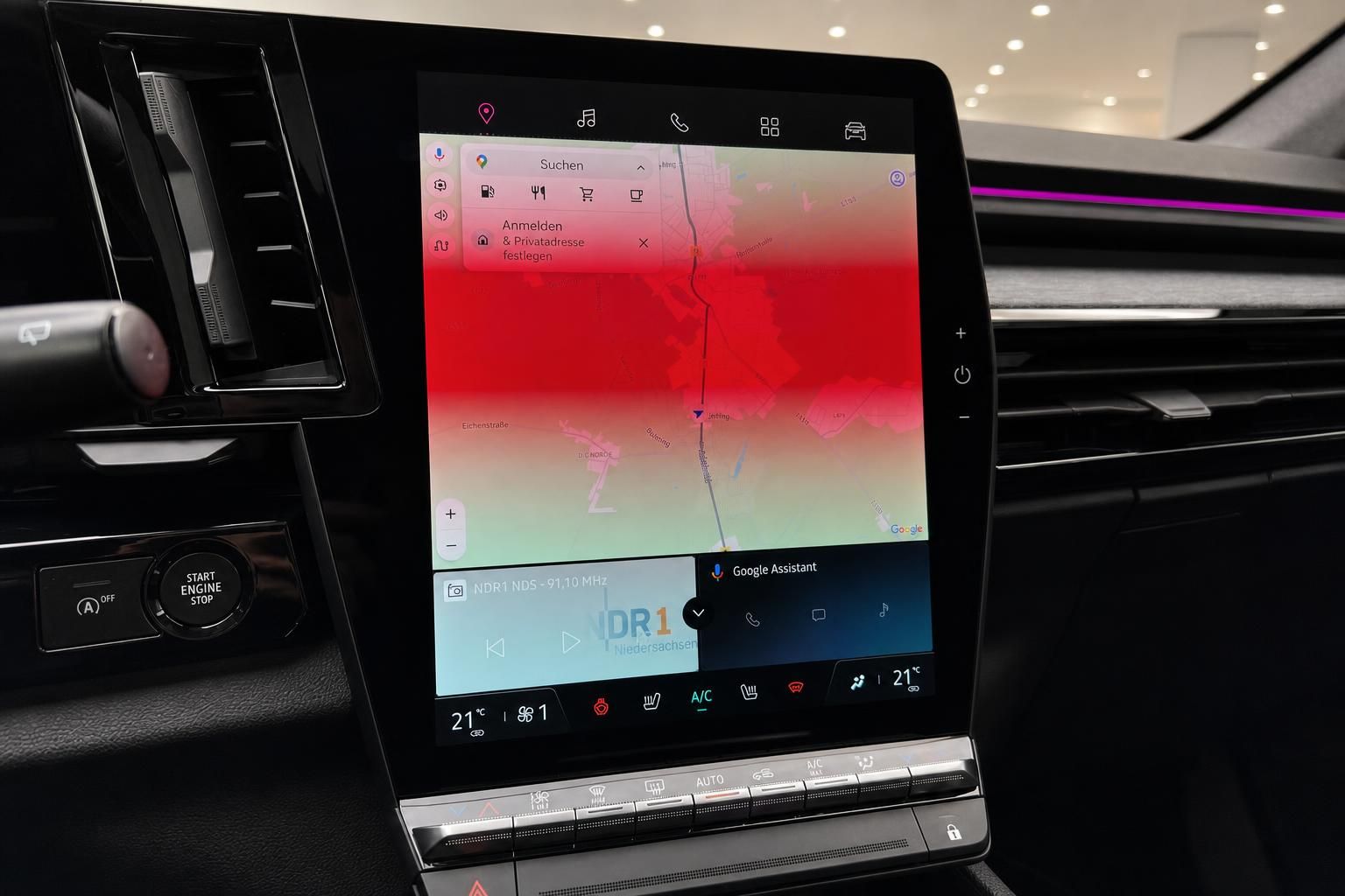 Renault Touchscreen-Display mit Navigationssystem und Klimaanlage-Bedienung
