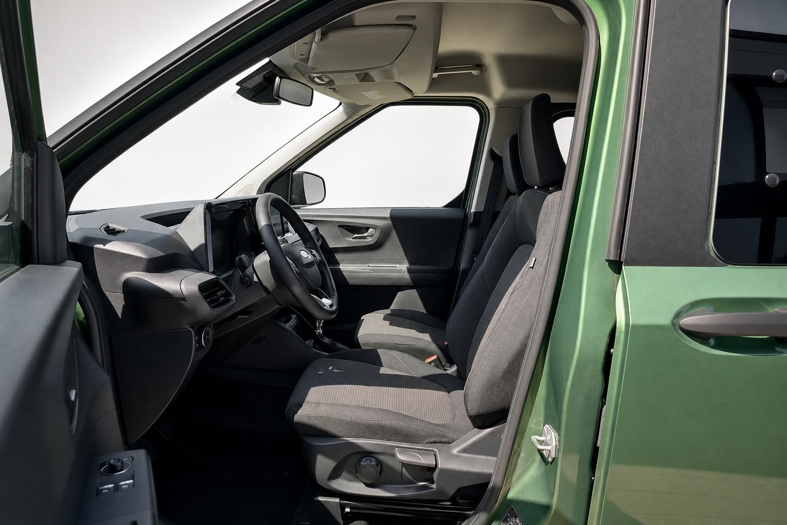 Ford Tourneo Connect Innenraum, Fahrersitz und Cockpit Ansicht