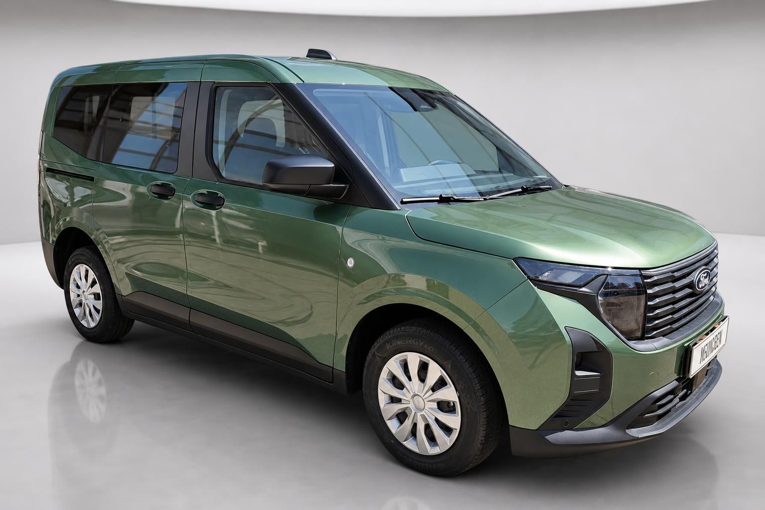 Ford Tourneo Connect grün metallic Frontansicht schräg