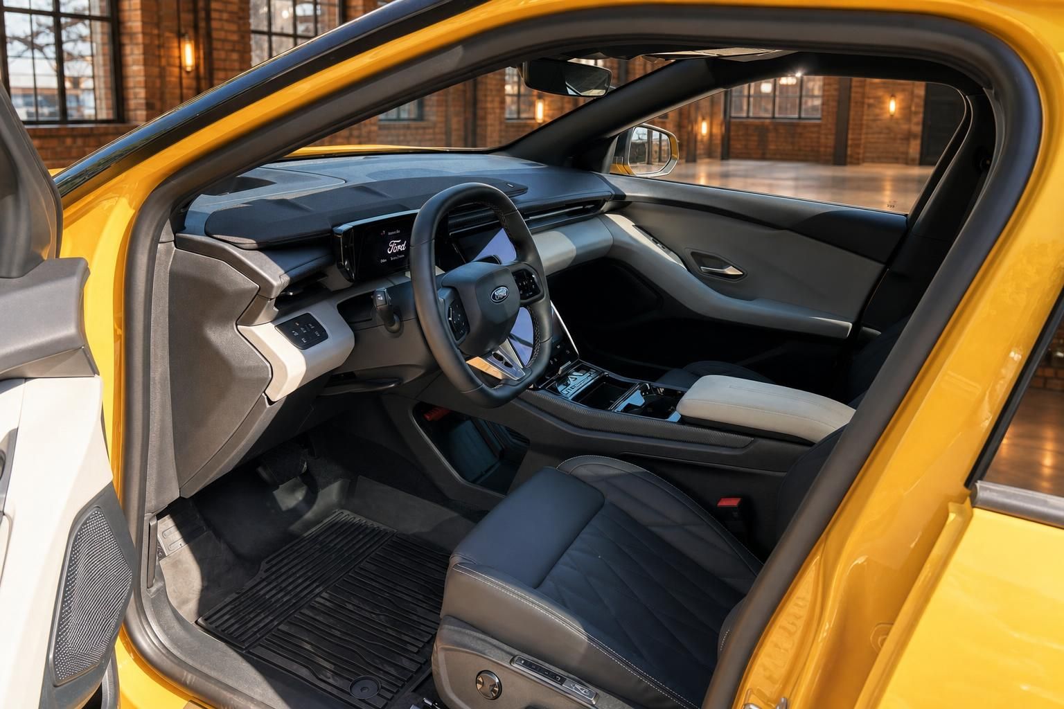 Ford Capri Innenraum mit Cockpit und Ledersitzen in Schwarz