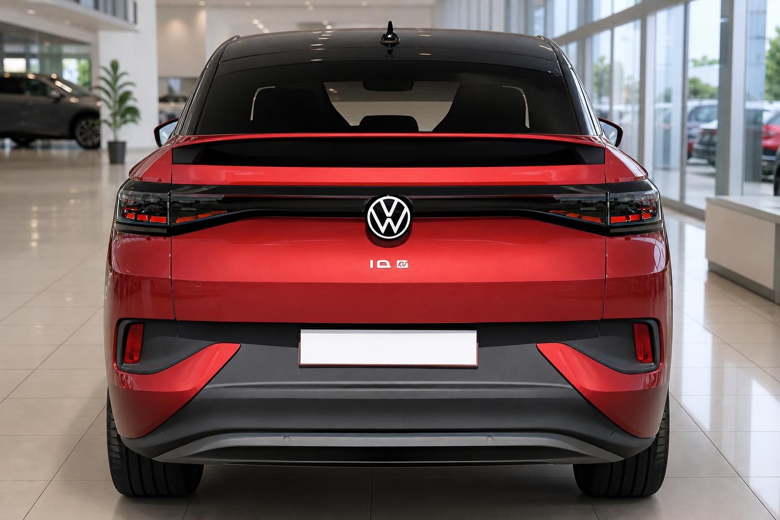 VW ID.4 rot Heckansicht gerade im Autohaus – Elektro-SUV mit LED-Rückleuchten