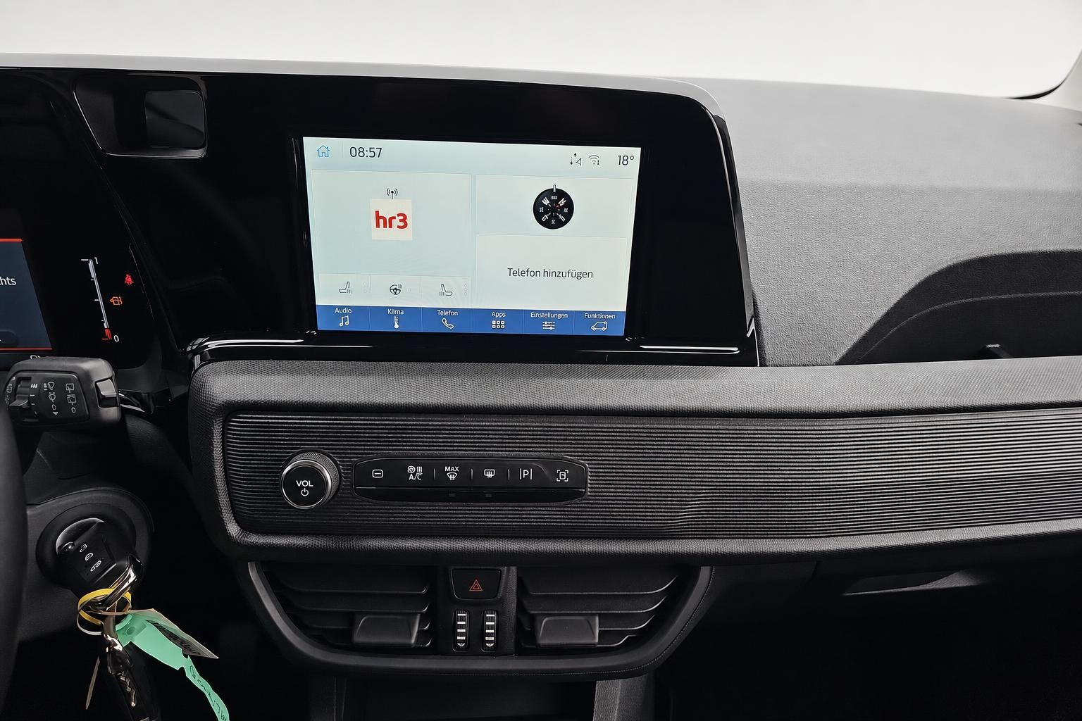 Touchscreen Infotainmentsystem im Ford Cockpit mit Klimabedienung