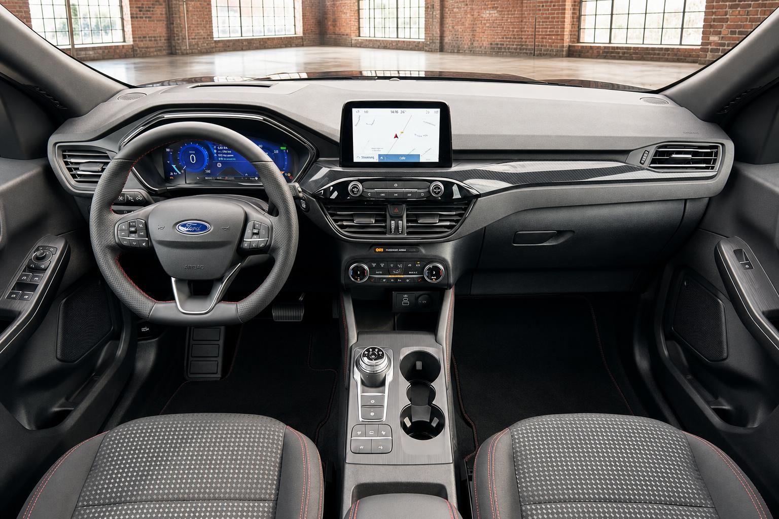 Ford Kuga Innenraum mit Cockpit, Lenkrad und Touchscreen-Navigation