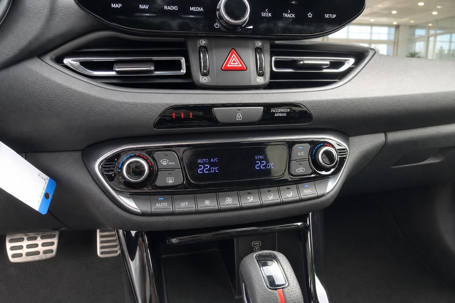 Klimaautomatik mit digitalem Display - Mittelkonsole im Fahrzeug