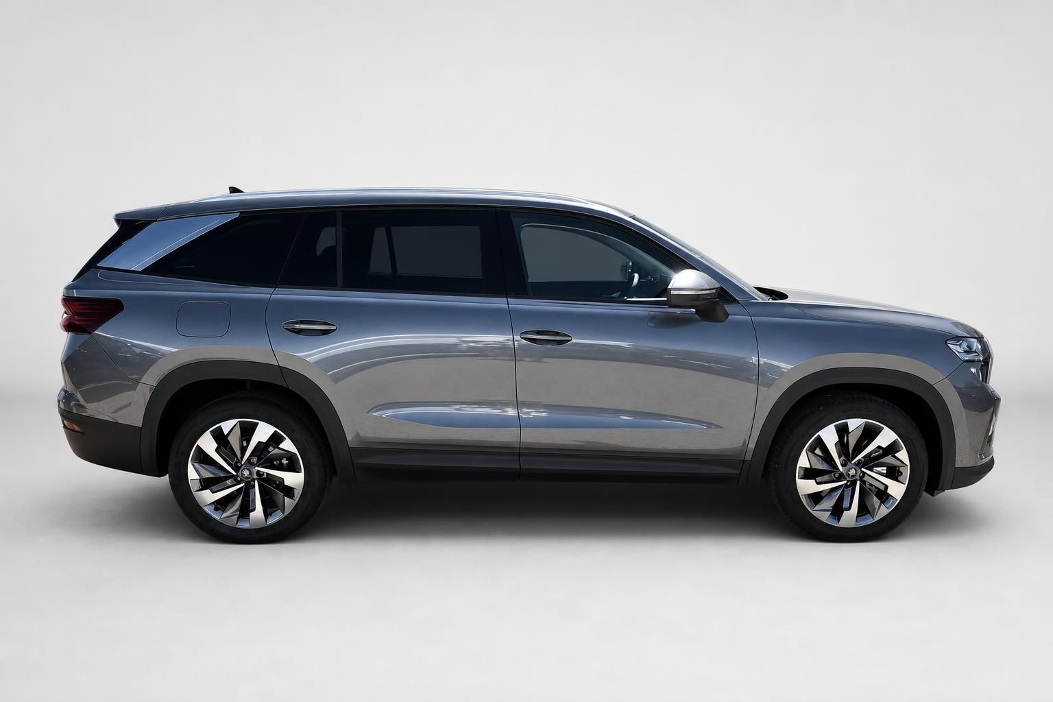 Škoda Kodiaq SUV grau, Seitenprofil freigestellt