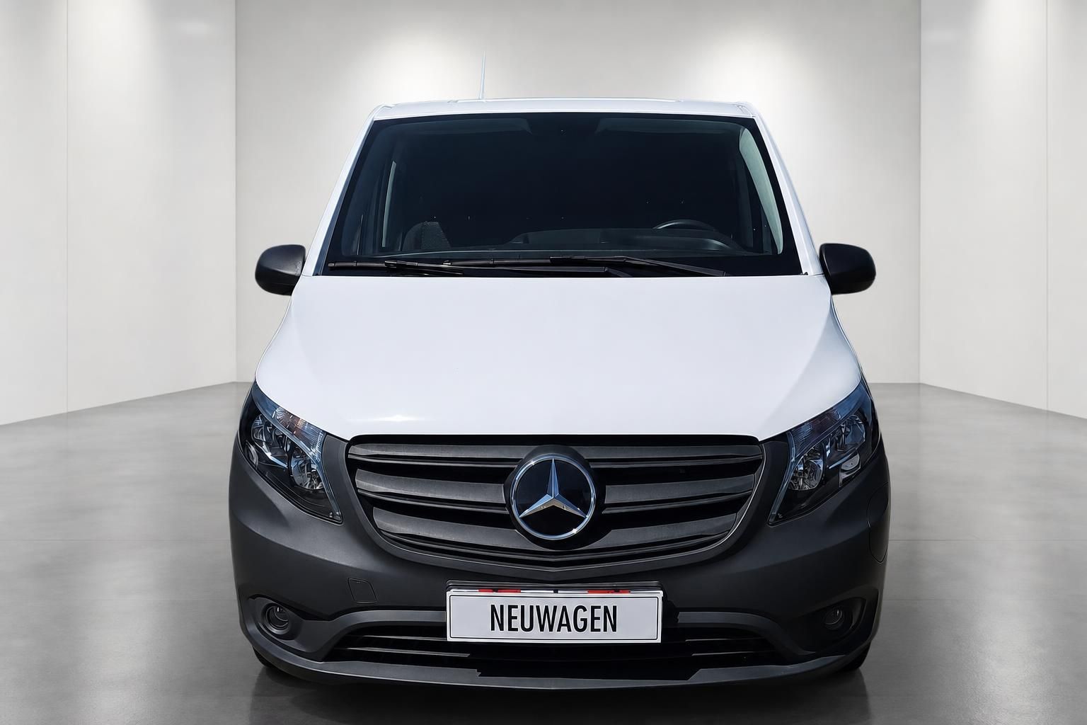 Mercedes-Benz Vito Neuwagen weiß Frontansicht im Studio