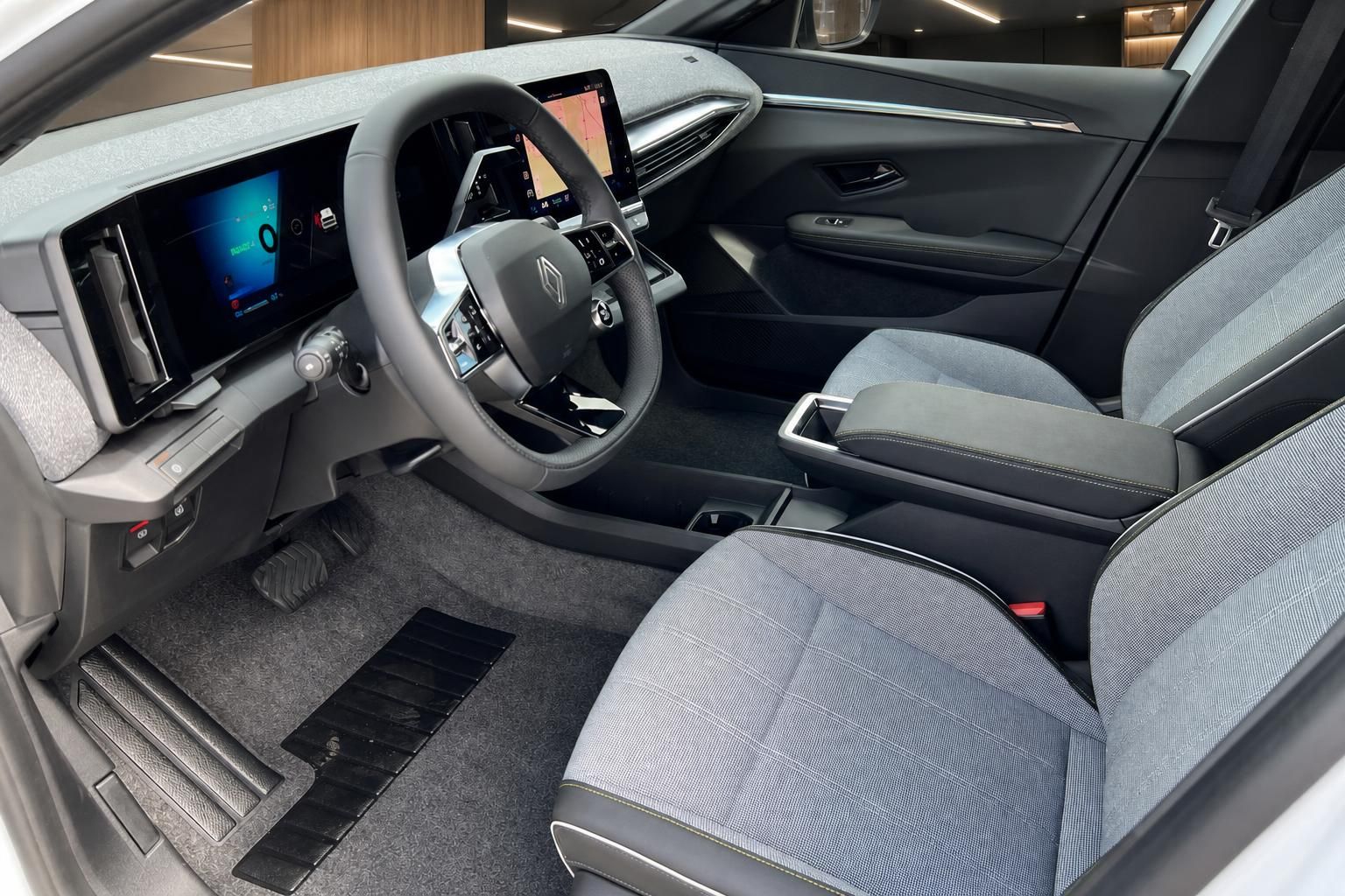 Renault Megane E-Tech Innenraum mit Cockpit und Sitzen