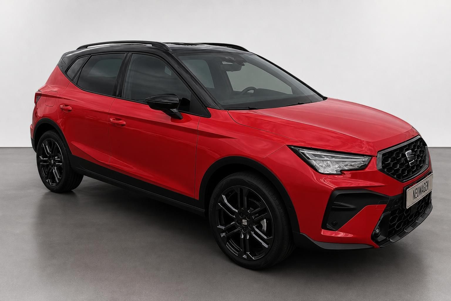 SEAT Arona FR in Rot, Frontansicht schräg mit LED-Scheinwerfern