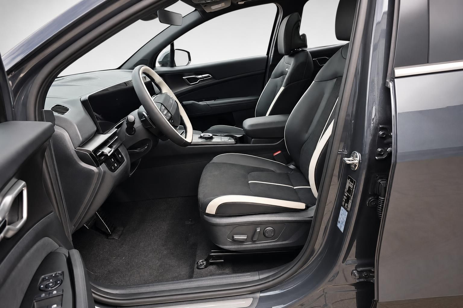 Kia Sportage Innenraum, Fahrersitz und Cockpit im Detail