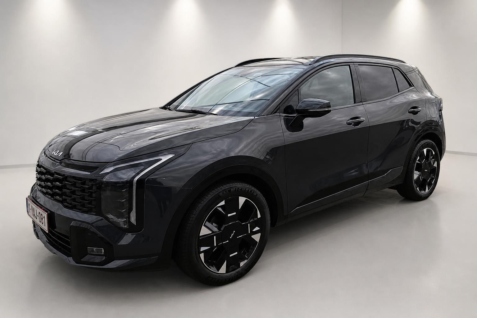 Kia Sportage schwarz SUV Frontansicht seitlich mit Kennzeichen