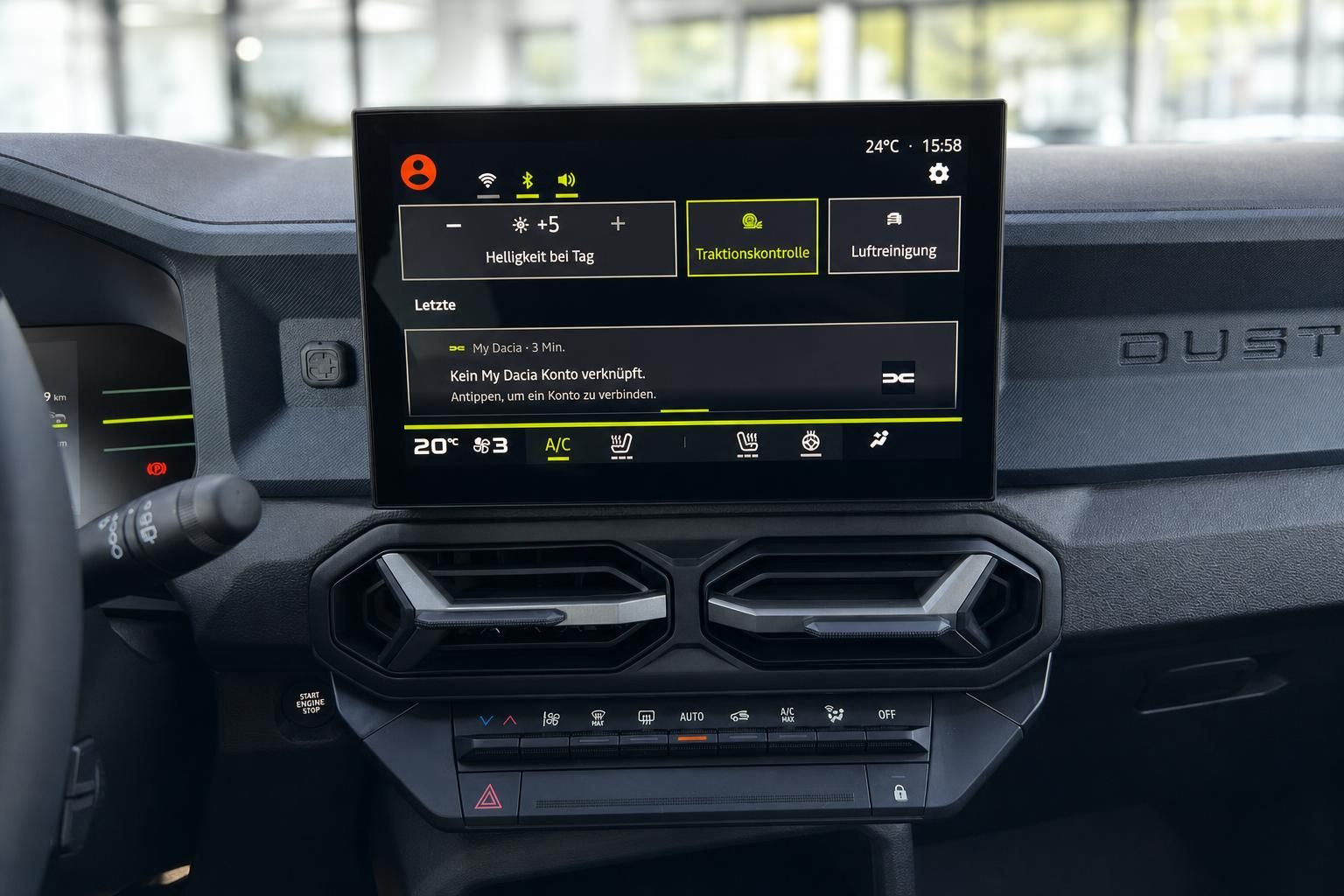 Infotainment-Display im Fahrzeug mit Klimasteuerung und Fahrzeugeinstellungen