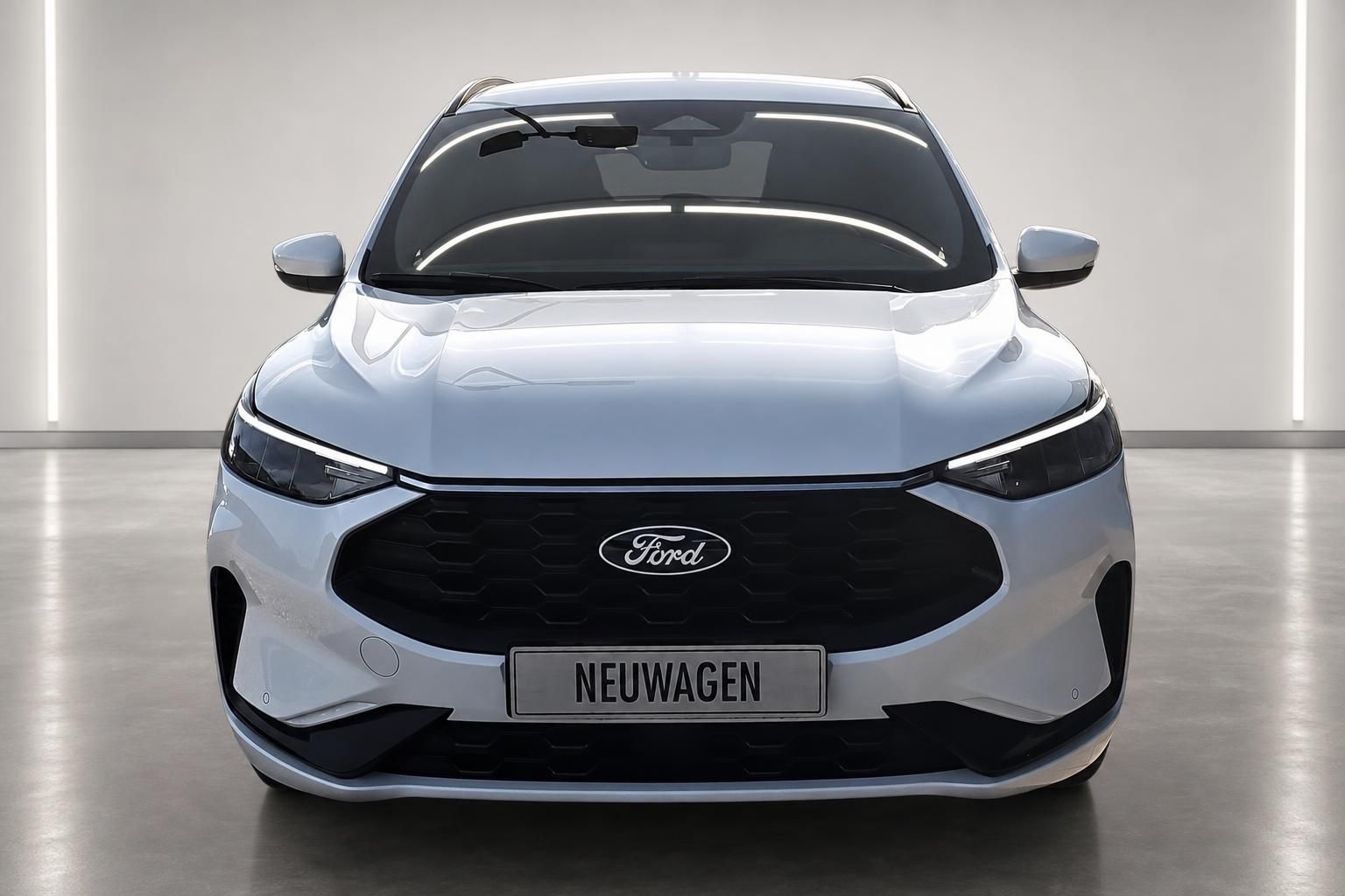 Ford Kuga Frontansicht mit Kennzeichenhalter Neuwagen