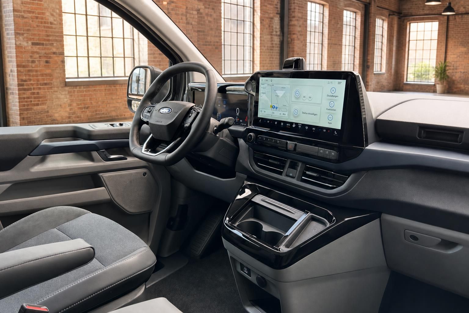 Ford Transit Custom Cockpit mit großem Touchscreen-Infotainment, Lenkrad und Mittelkonsole