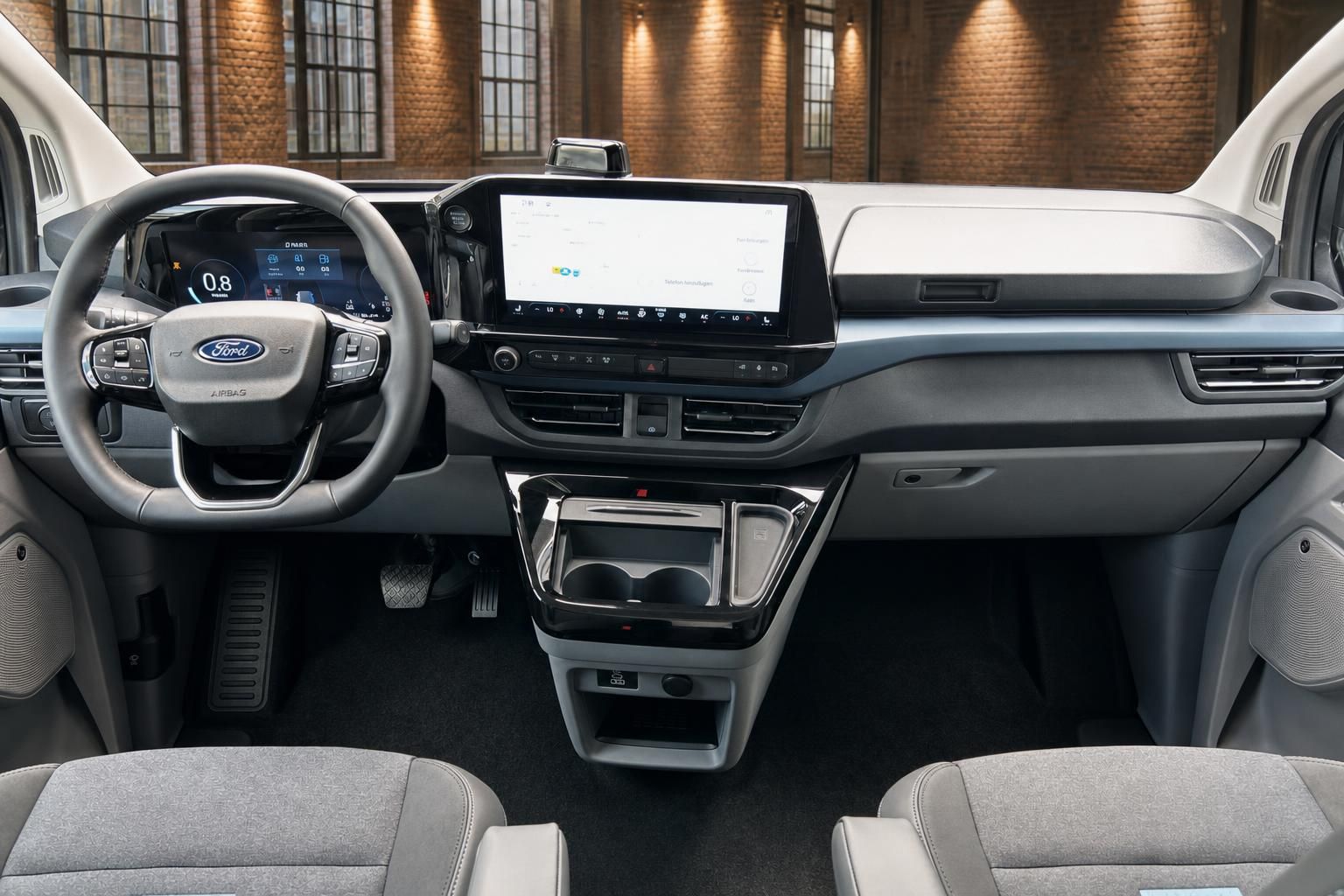 Ford Transit Custom Armaturenbrett mit Touchscreen, Lenkrad, Mittelkonsole und hellem Interieur