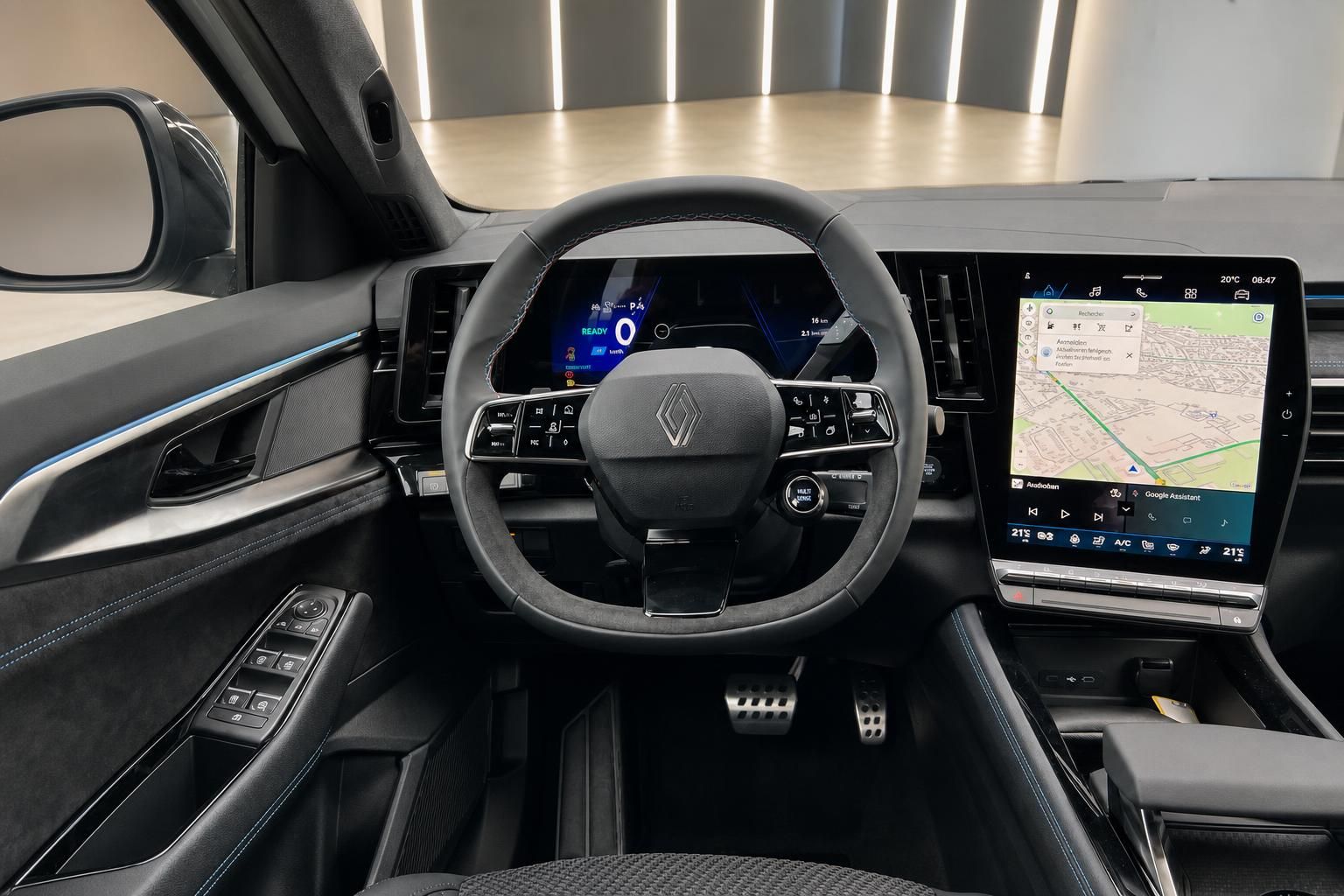 Renault Espace Cockpit mit Lenkrad und digitalem Infotainment-Display