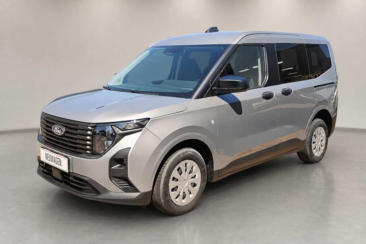 Ford Tourneo Courier Schraegansicht vorne silbergrau Neuwagen