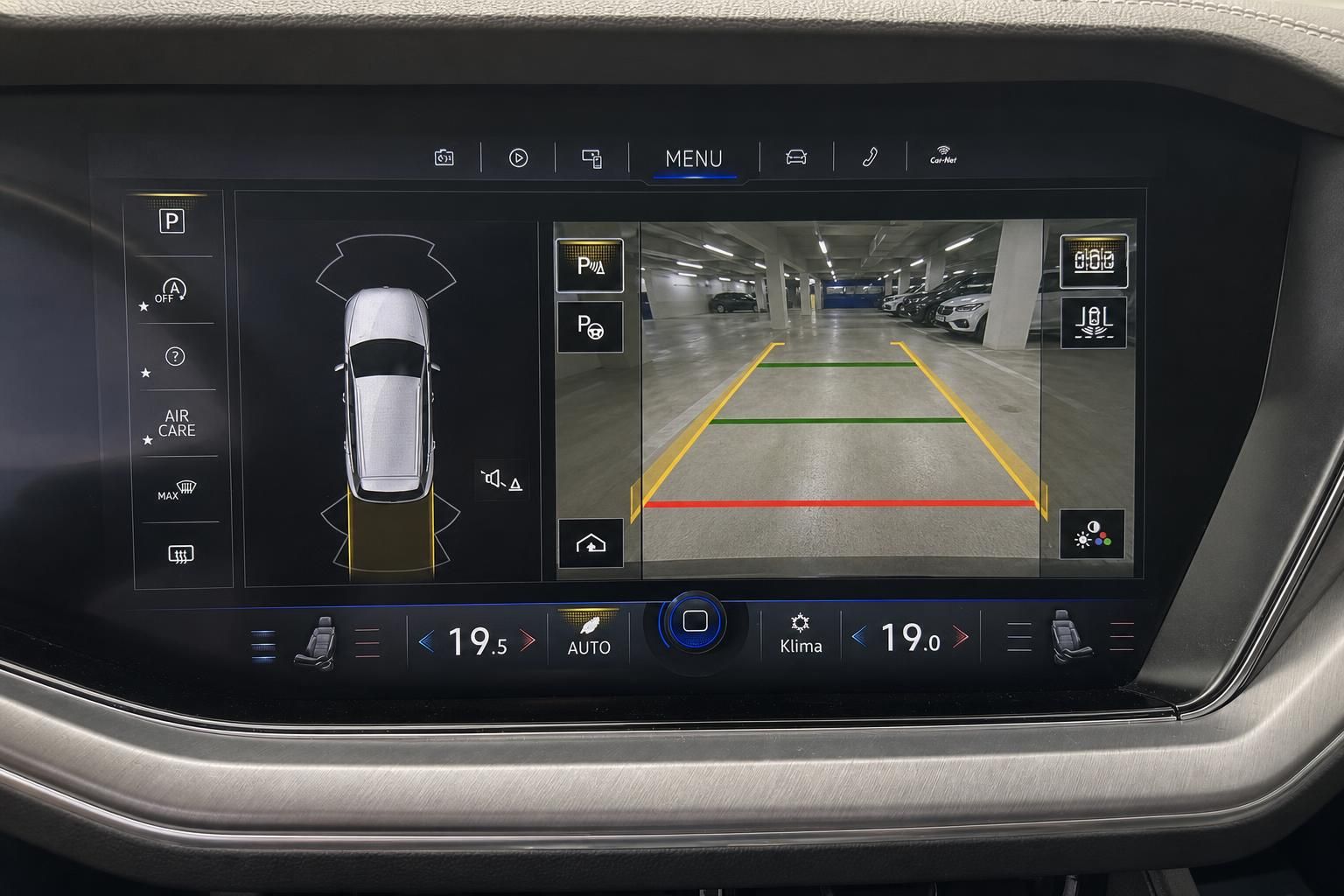 VW Touareg Rückfahrkamera und Parkassistent im Display