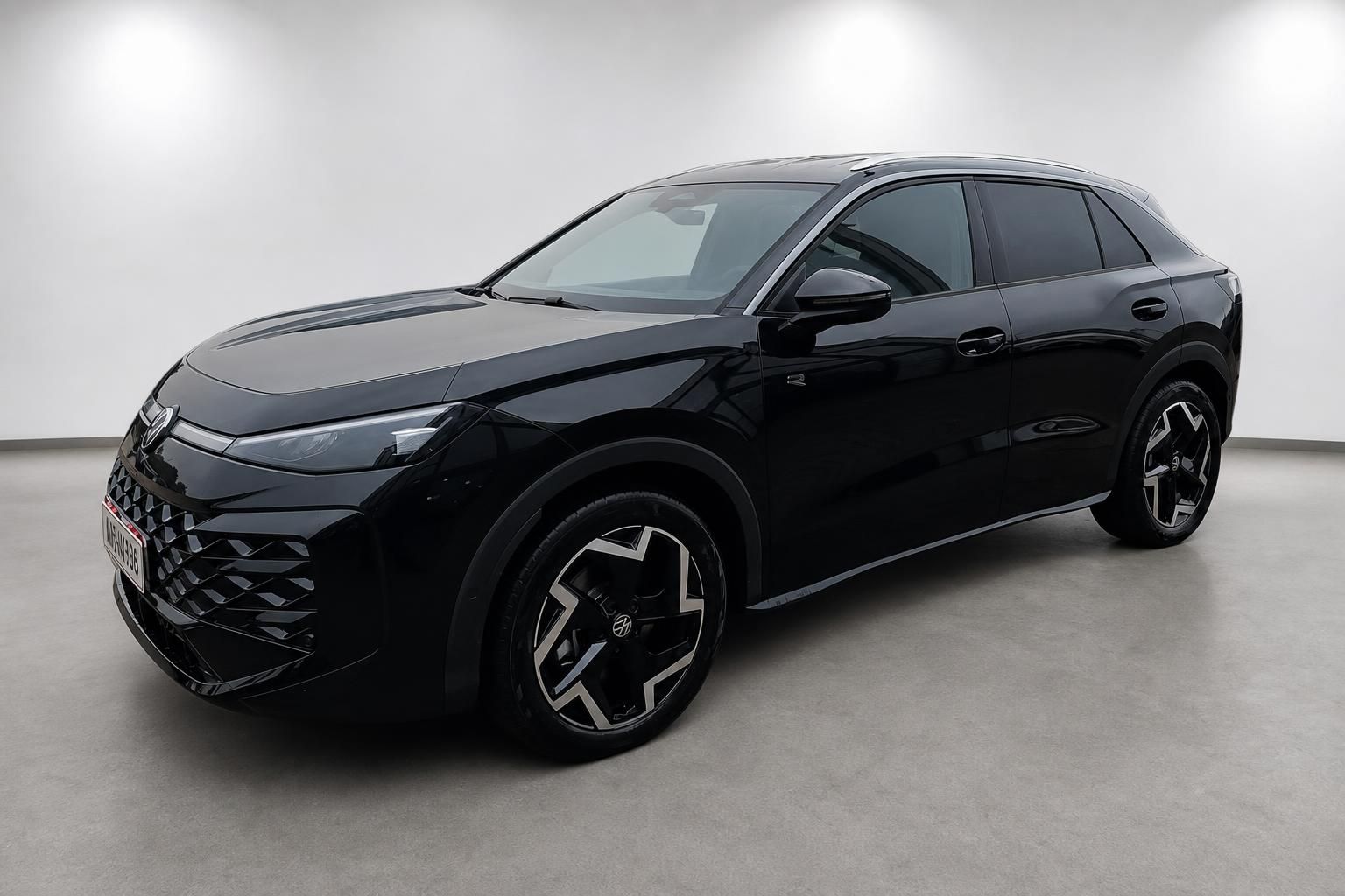 Volkswagen ID.5 GTX in Schwarz, Ansicht von vorne rechts