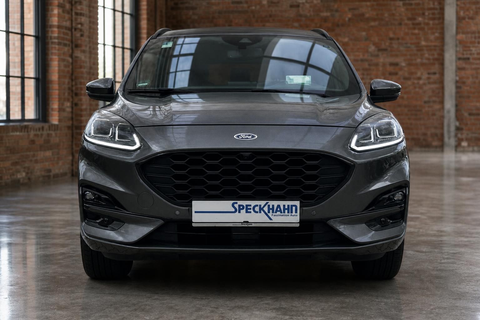 Ford Kuga ST-Line Frontansicht in grau bei Autohaus Speckhahn