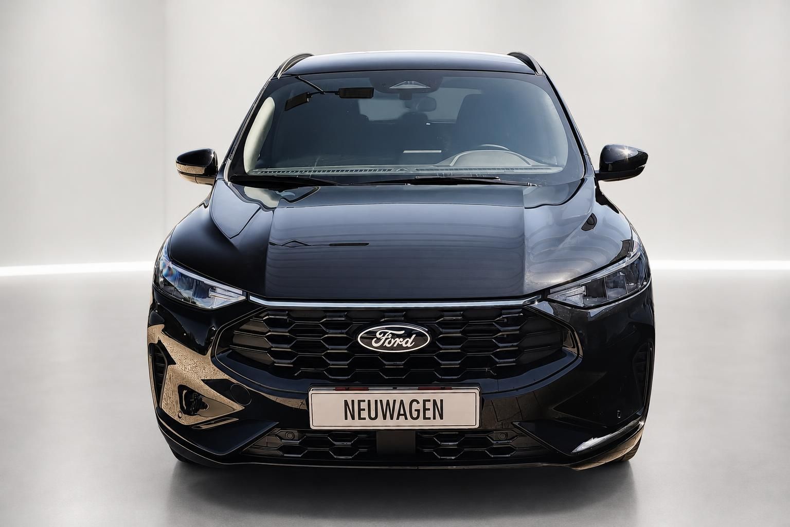 Ford Kuga schwarz Frontansicht Neuwagen Kennzeichen