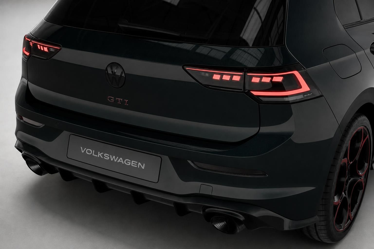 VW Golf GTI Heck-Detail mit LED-Rückleuchten und Diffusor in Nahaufnahme