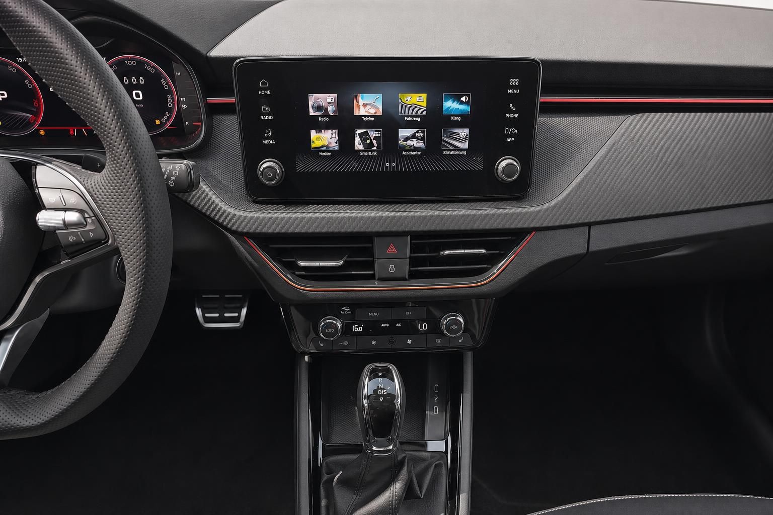 Skoda Mittelkonsole mit Touchscreen, Klimabedienung und Automatikwählhebel