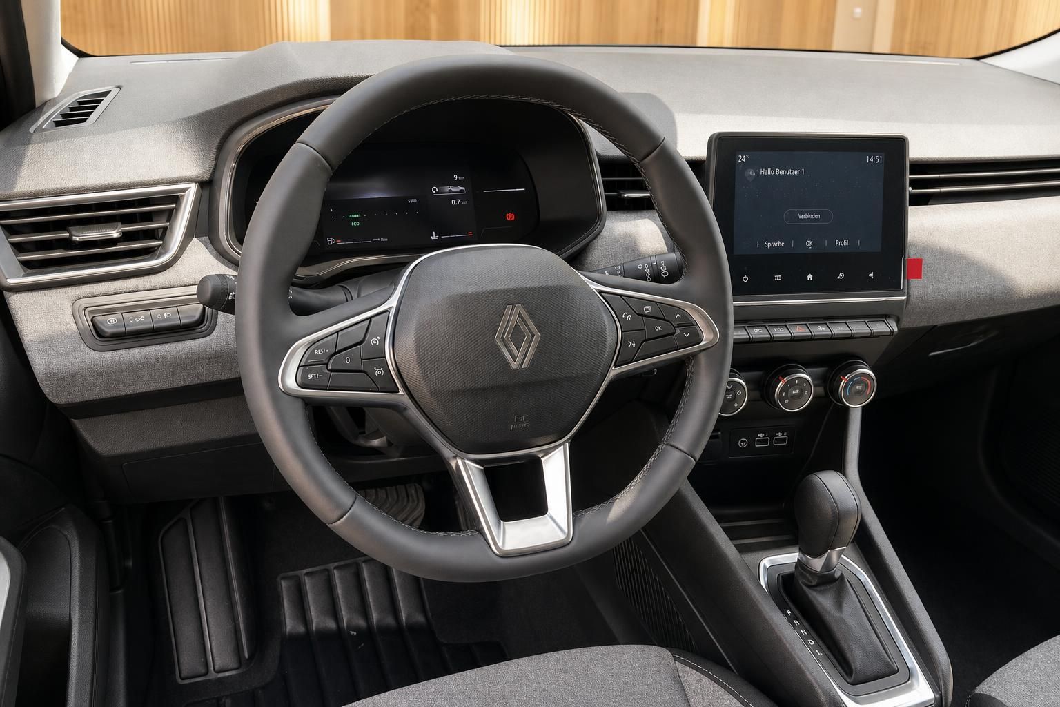 Renault Clio Innenraum – Lenkrad, digitales Cockpit und Touchscreen-Infotainment
