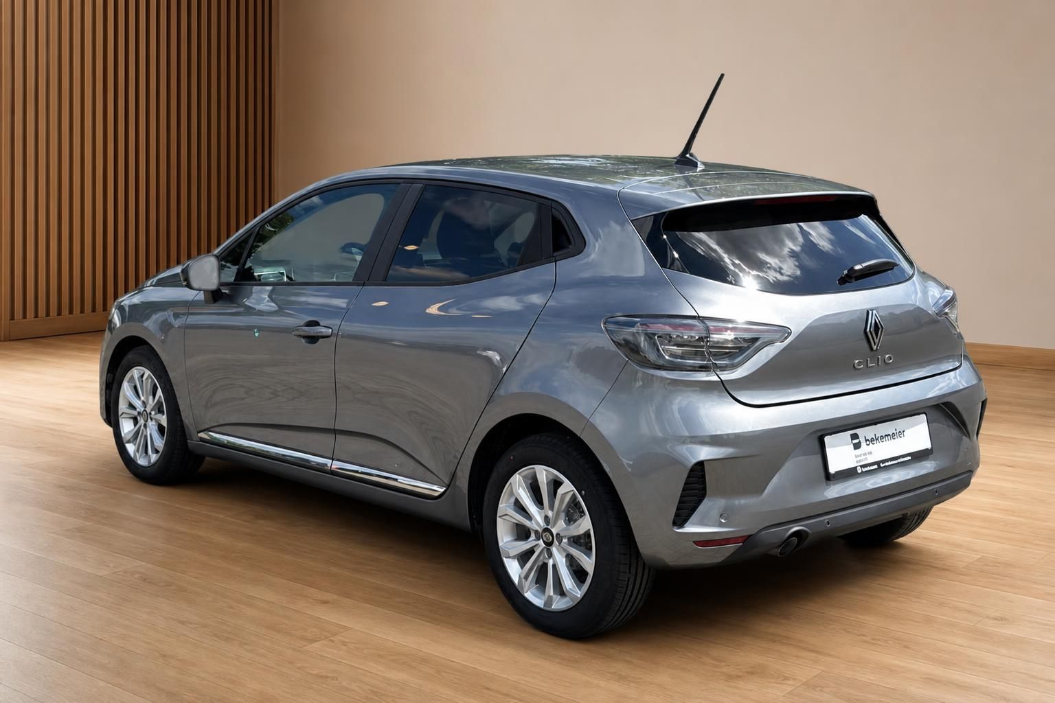 Renault Clio grau Heckansicht schräg rechts – Kleinwagen bei Autohaus Bekemeier