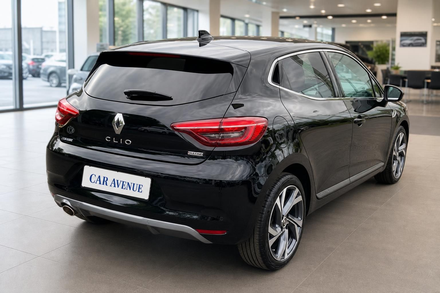 Renault Clio Heckansicht mit LED-Rückleuchten und sportlichen Felgen
