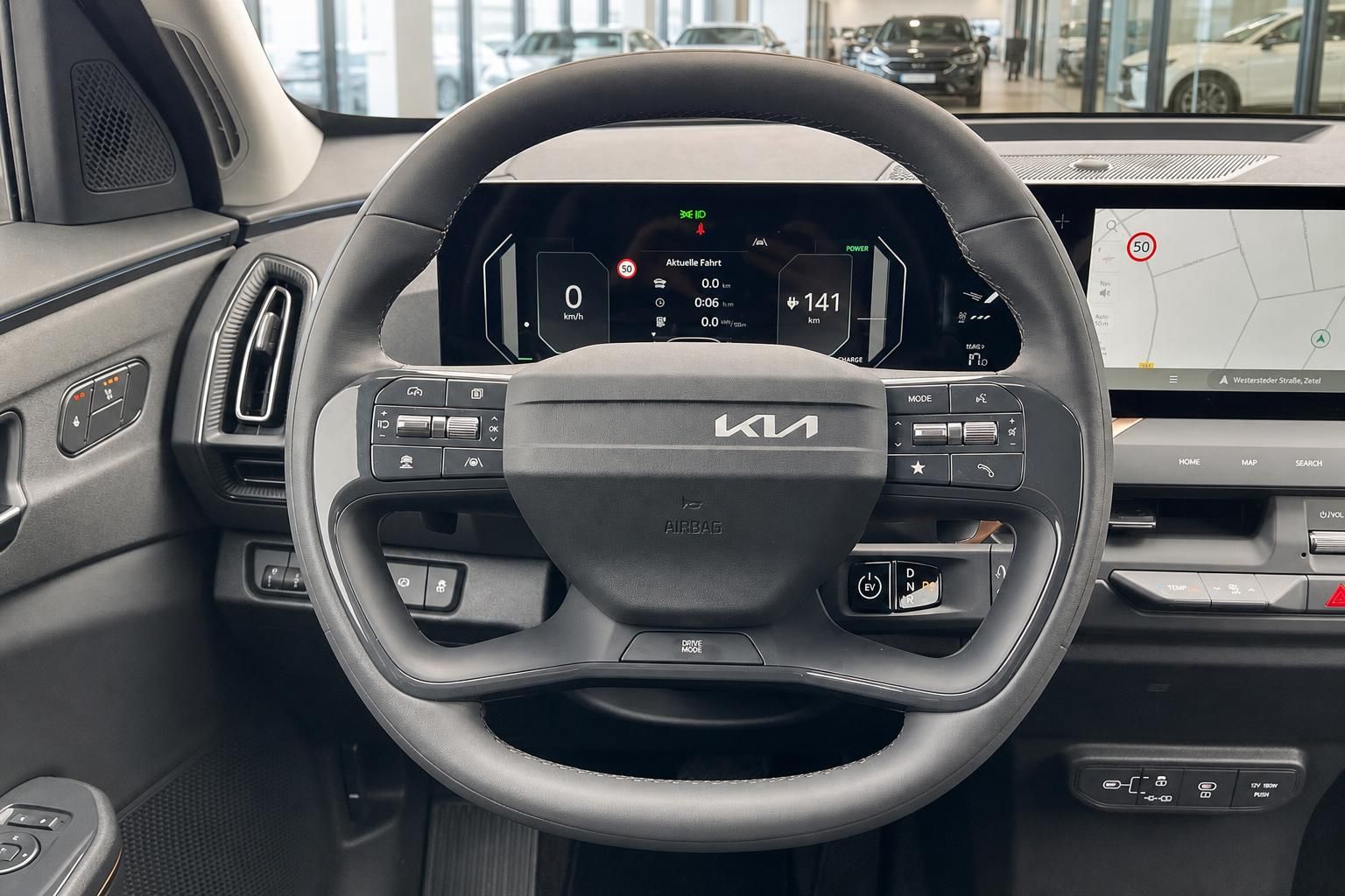 Kia Lenkrad mit digitalem Kombiinstrument und Navigationsdisplay