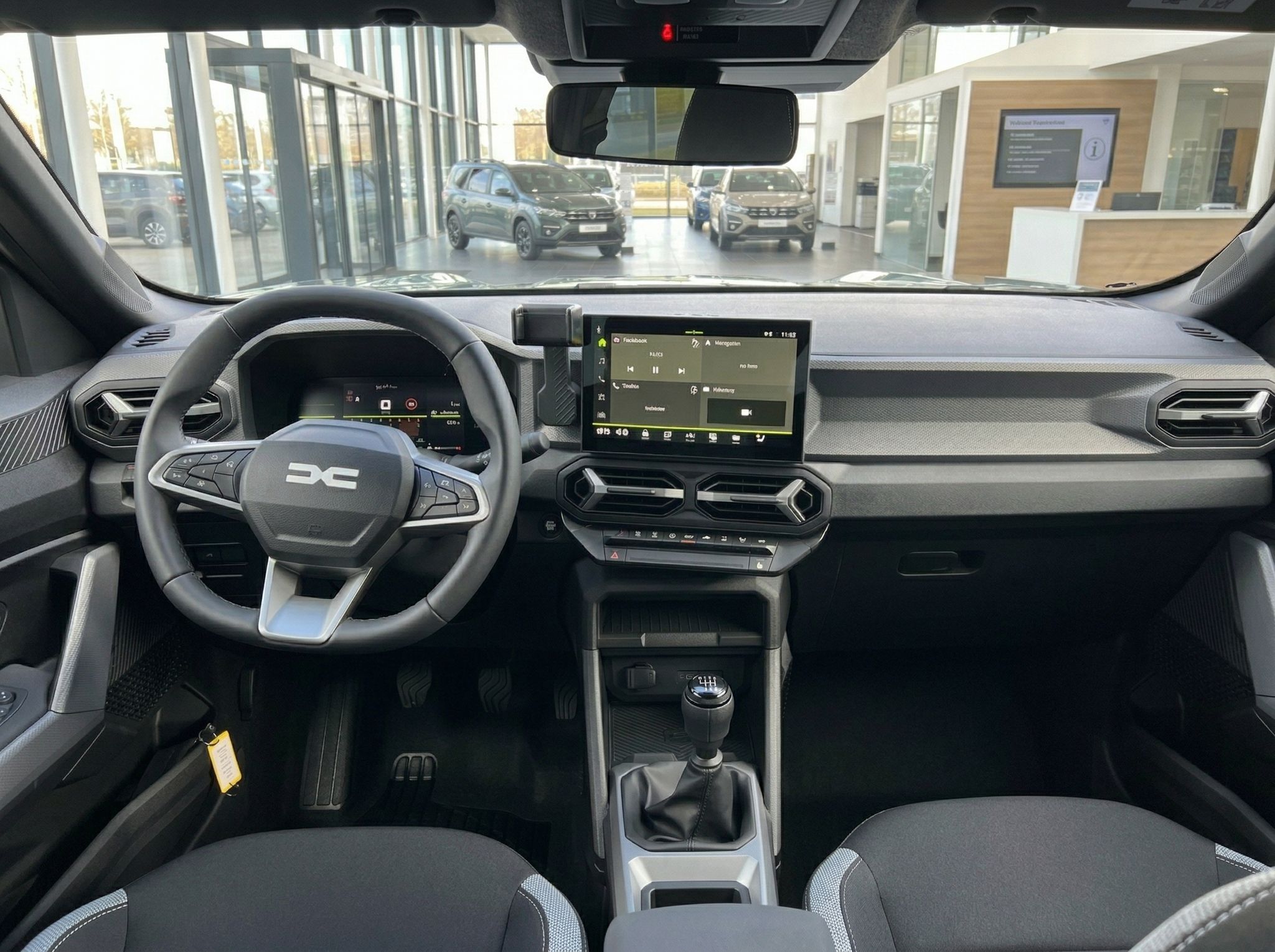 Fahrzeug Innenraum mit digitalem Display und modernem Armaturenbrett