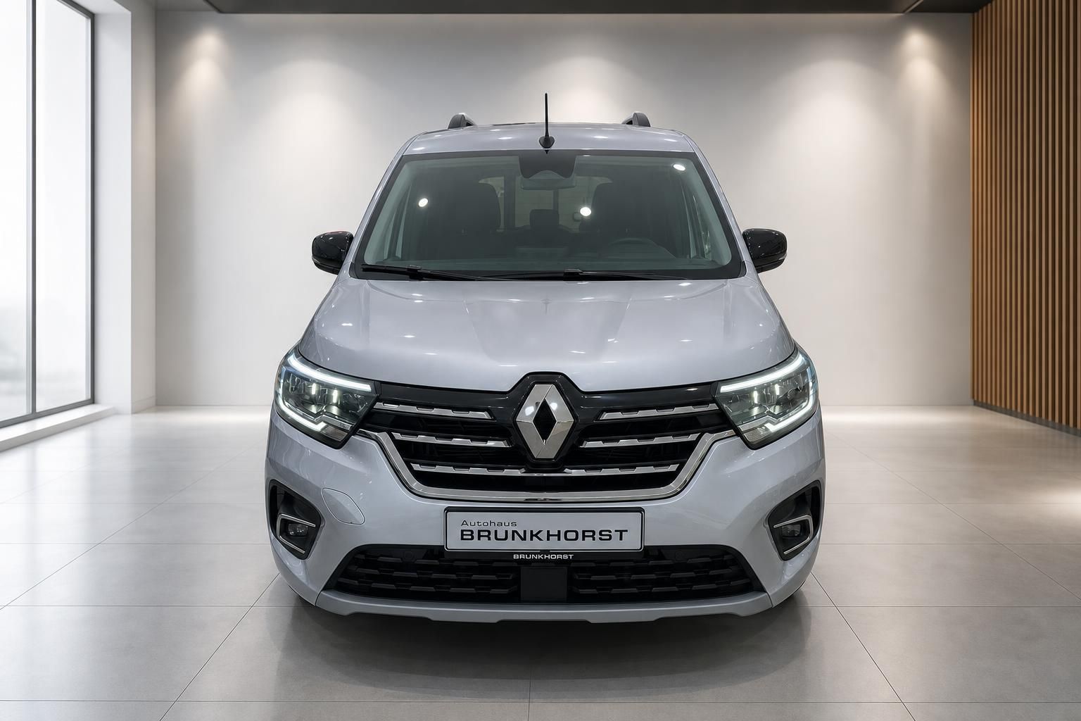 Renault Kangoo silber Frontansicht mit Kühlergrill und LED-Scheinwerfern