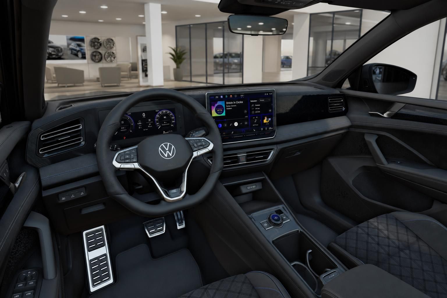 Innenraum VW Tiguan mit Cockpit, Lenkrad und Digital-Display