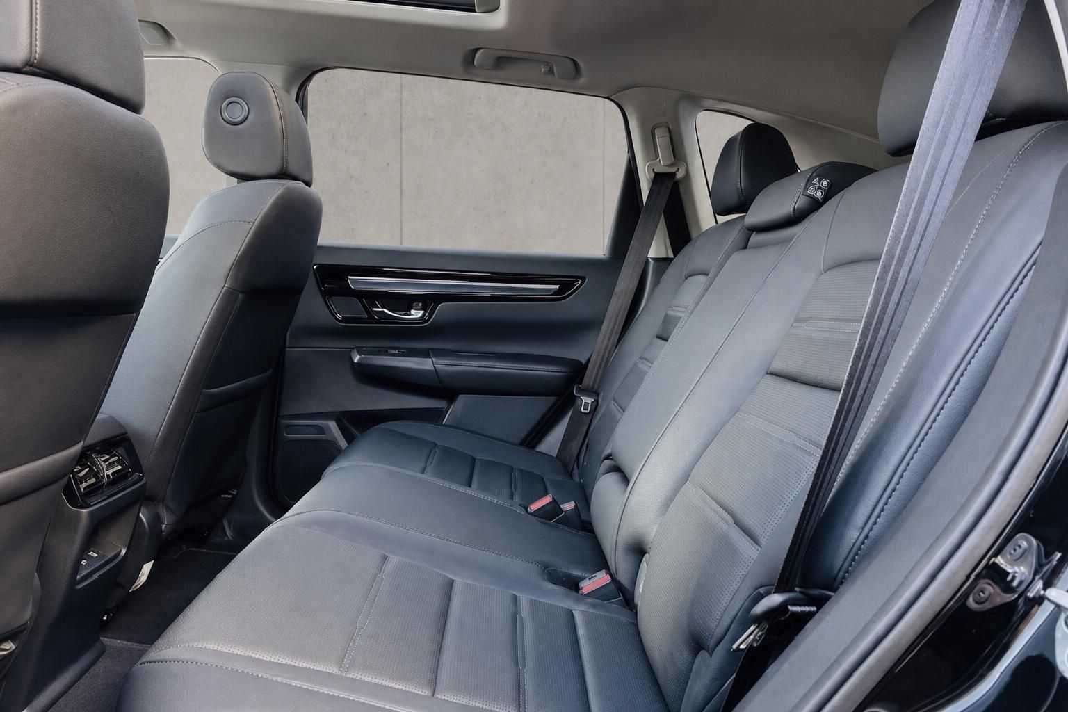 Honda CR-V Innenraum: Rücksitze mit schwarzer Lederausstattung
