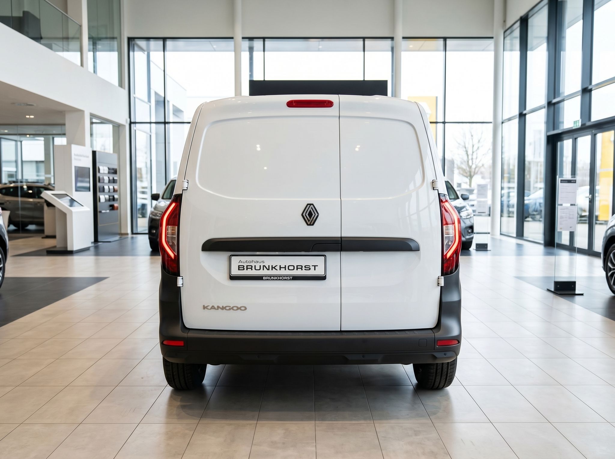 Renault Kangoo Kastenwagen Heckansicht weiß - Rückleuchten und Hecktüren im Autohaus