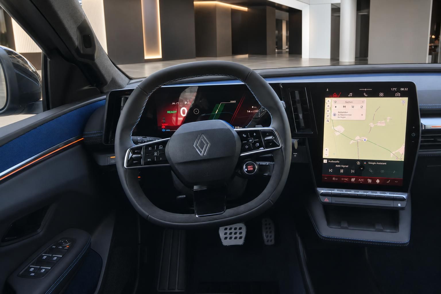 Cockpit mit Lenkrad und Navigationsdisplay im Renault Elektro-SUV