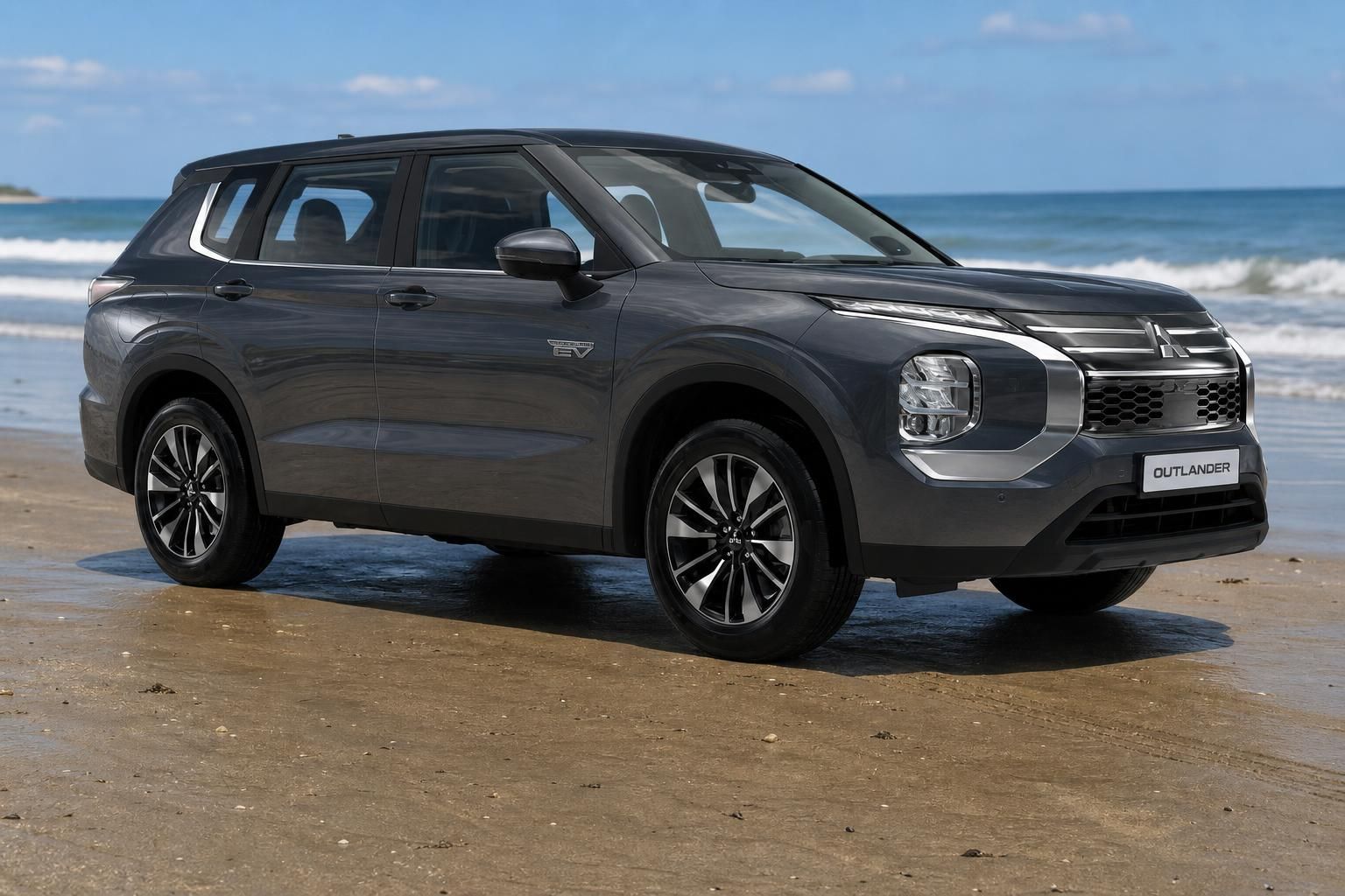 Mitsubishi Outlander Frontansicht schräg am Strand