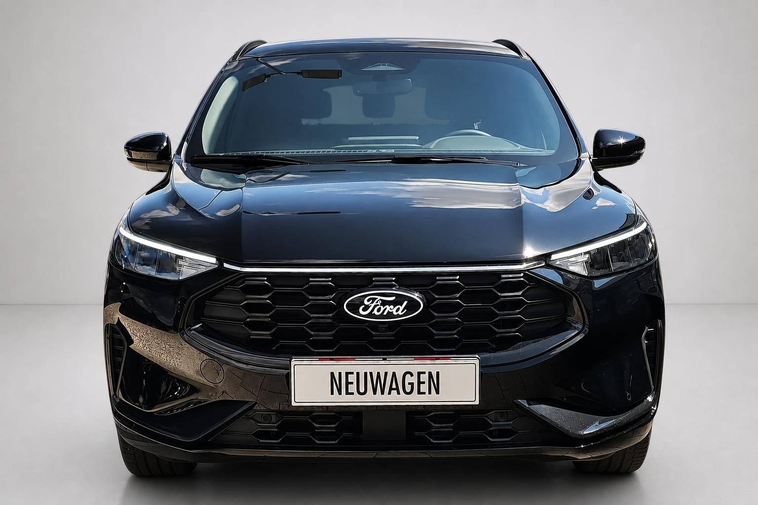 Ford Kuga schwarz Frontalansicht Kühlergrill Neuwagen