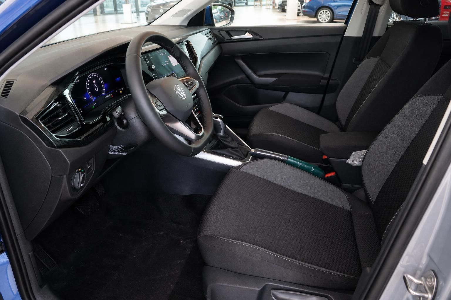 VW Polo Interieur mit Sitzen und Armaturenbrett Detail