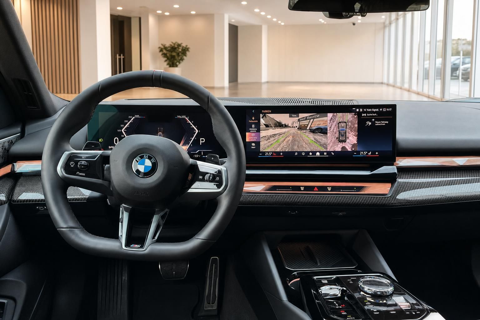 BMW Cockpit mit Lenkrad und Digitaldisplay im Innenraum