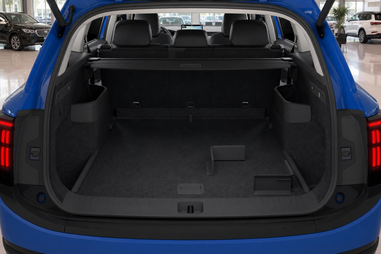Skoda PEAQ blau Kofferraum geoeffnet mit viel Ladevolumen
