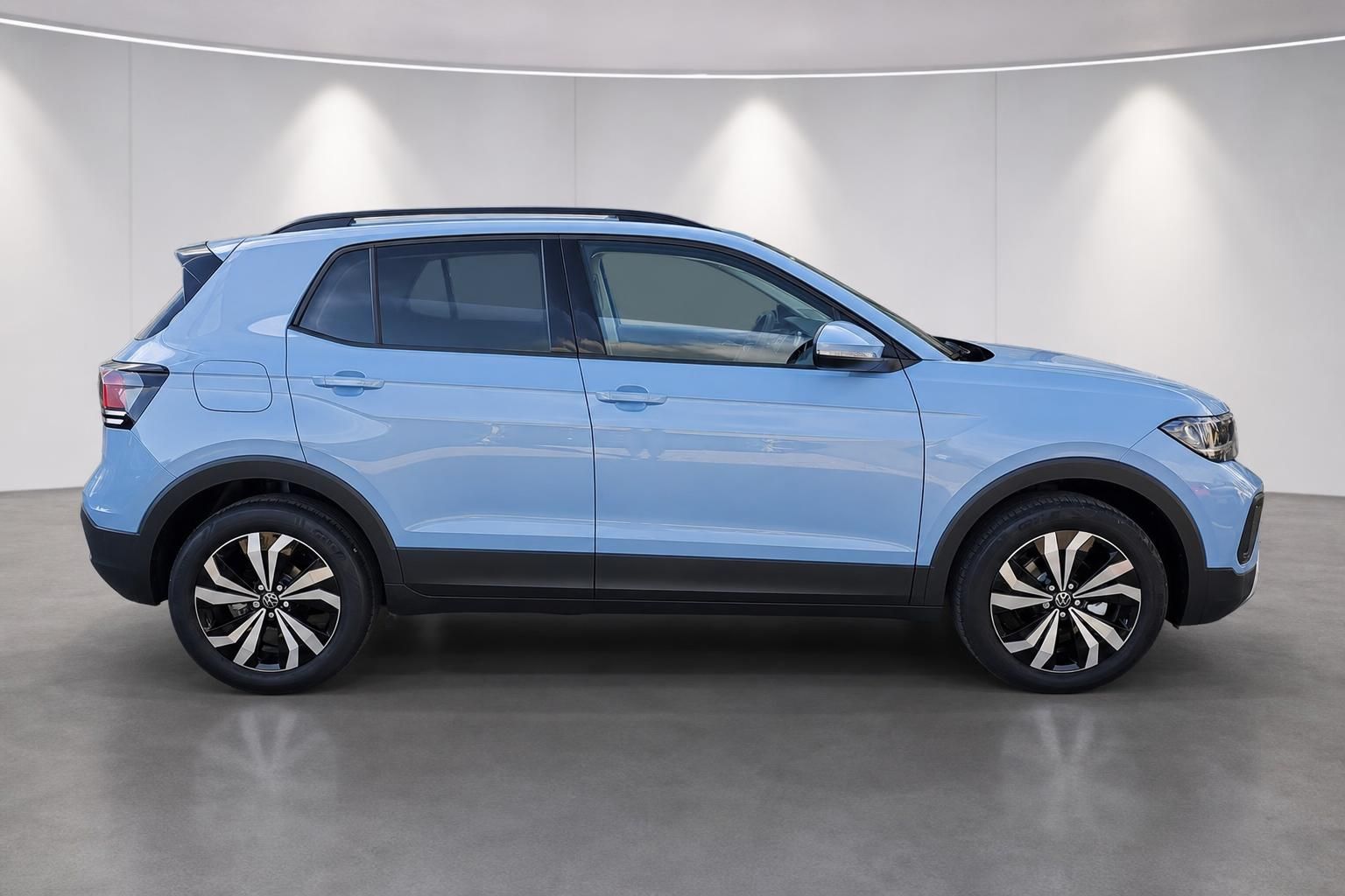 VW T-Cross blau, Seitenansicht im Studio