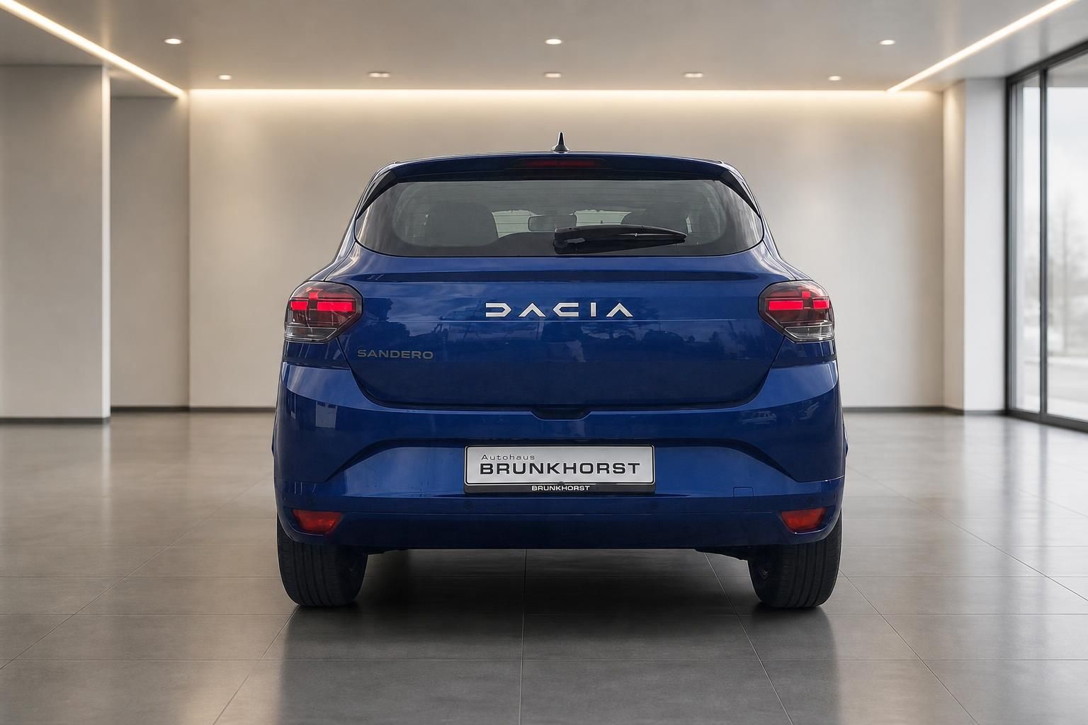 Dacia Sandero blau Heckansicht im Autohaus Brunkhorst