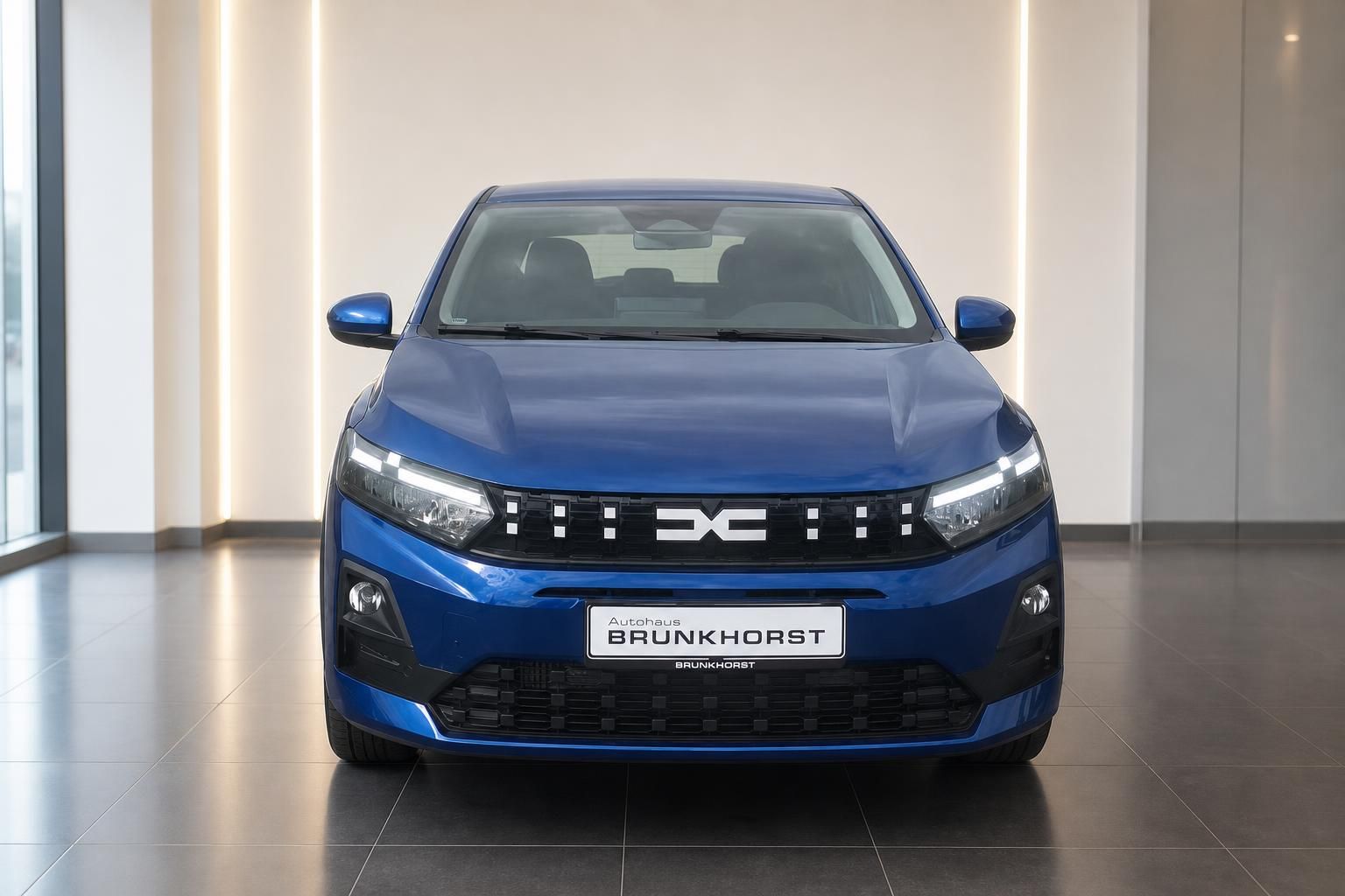 Dacia Sandero blau Frontansicht im Autohaus Brunkhorst